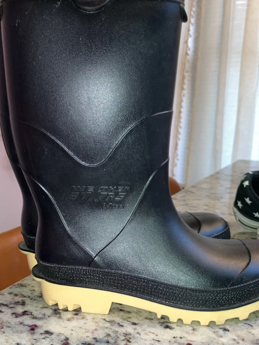 Youth size 3 Tingley weather star boots